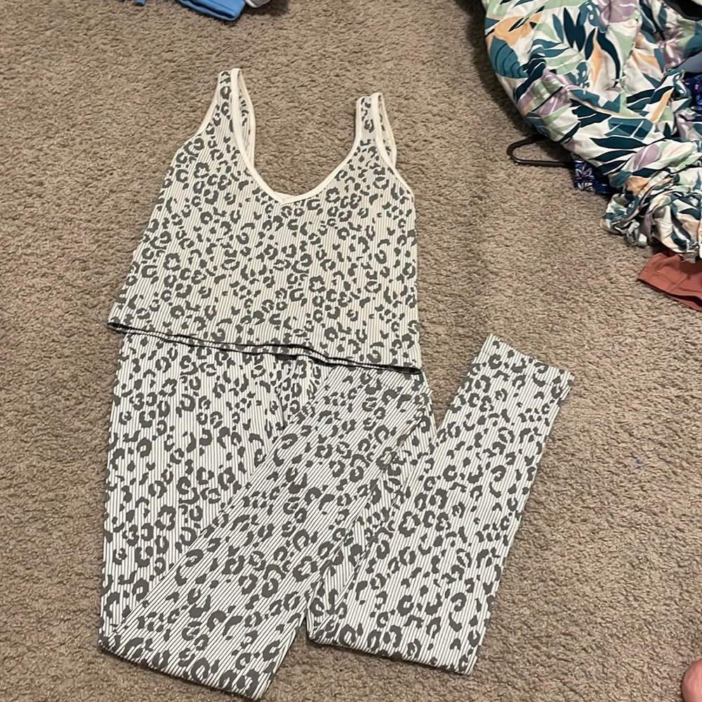 Cheetah print work out set